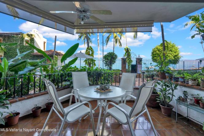 Condos in 121 sagitario  