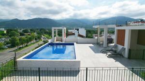 Condos in 494 Francia  