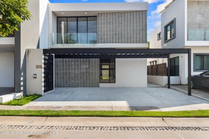 Houses in 574 Av. Mexico  