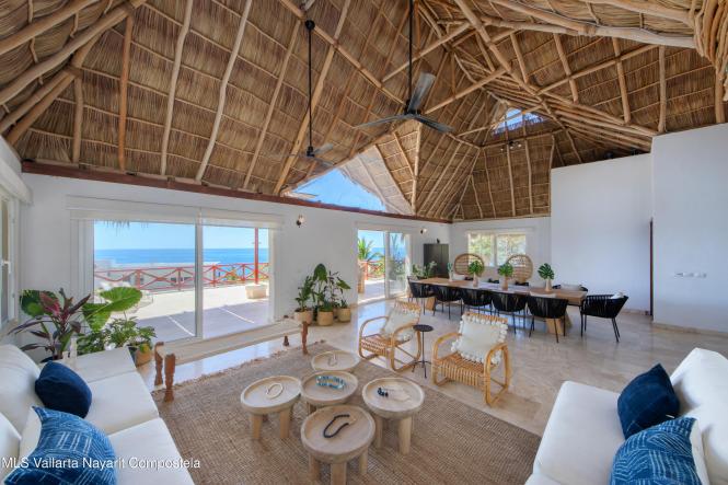 Condos in 160 Av. Del Palmar  