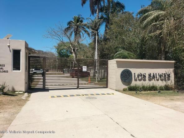 Condos in 900 Av.Las Flores  