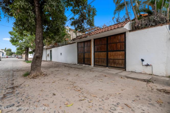 Houses in 302 Ignacio Allende  