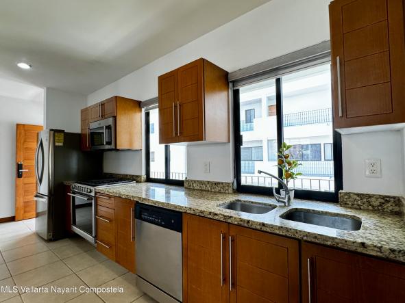 Condos in 400 Boulevard Nayarit  