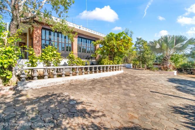 Houses in 307 G SEBASTIAN ALLENDE CIRC 