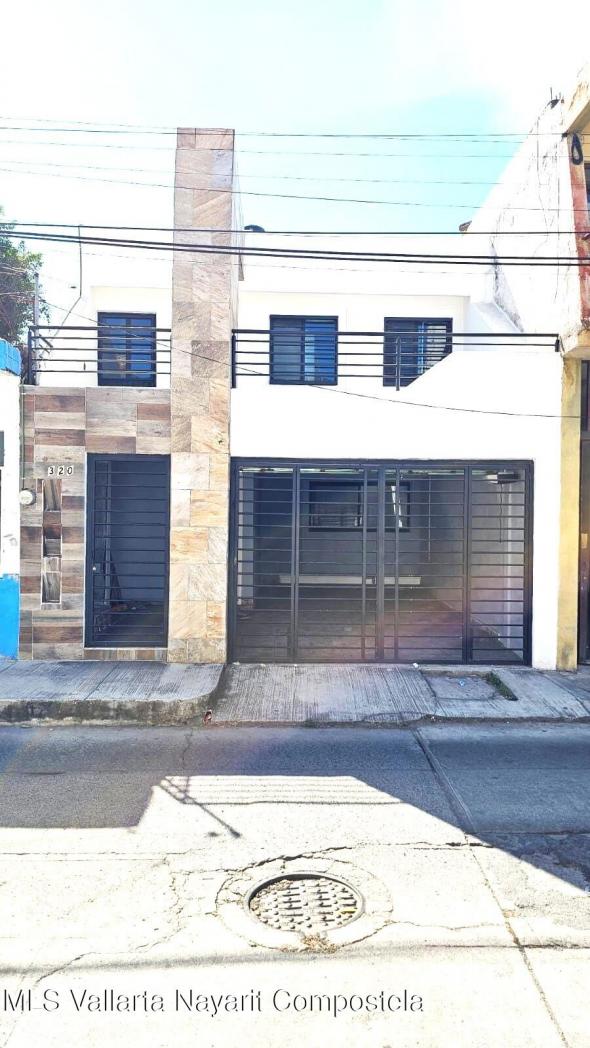 Houses in 320 Sebastian Lerdo de Tejada  