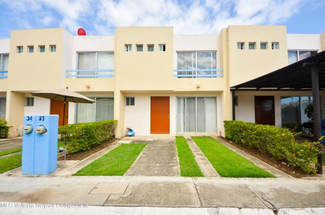 Houses in 00 Calzada de la Bahia  