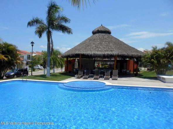 Houses in 36 Loma Larga  