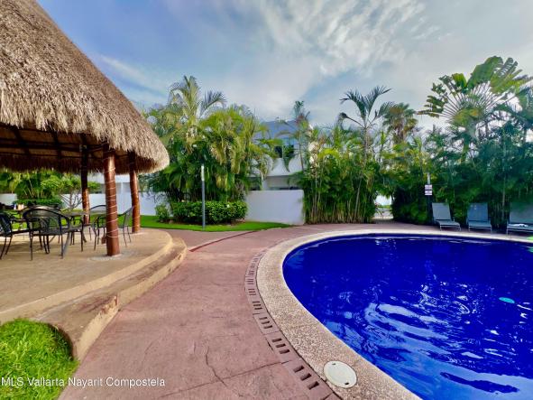 Houses in 36 Paseo de Urania  