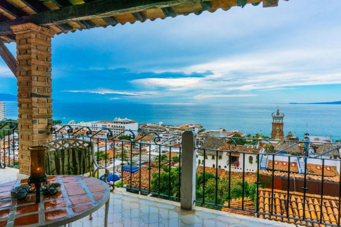 Houses in 366 Emilio Carranza  