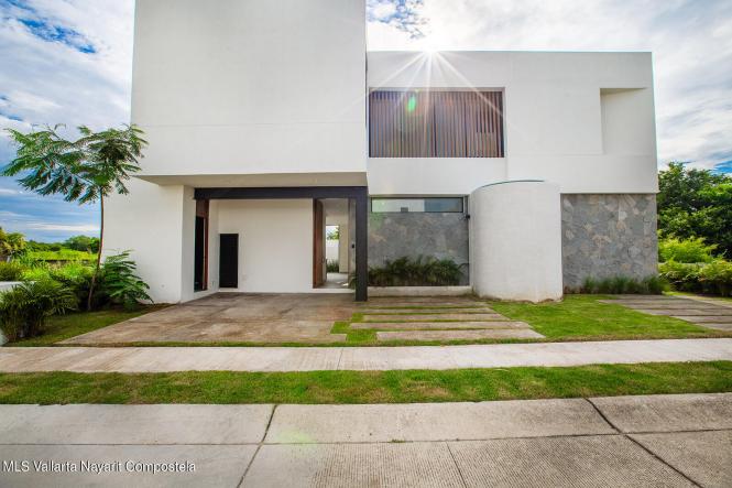 Houses in 39 CIRCUITO LOS MANGOS  