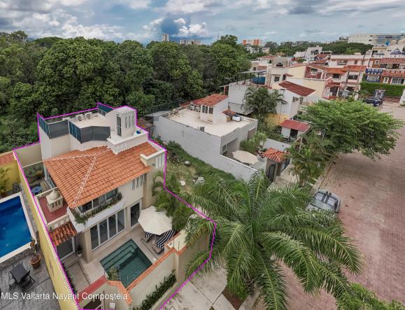 Houses in 397 Calendula  