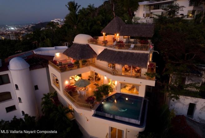 Condos in 106 Coapinole  