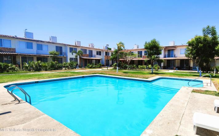 Houses in 468 Joaquin Amaro  