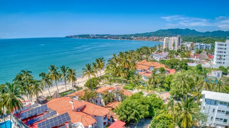 Condos in 11 Retorno Playa del Beso  