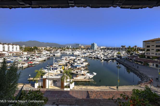 Condos in 2 Mastil Nte  