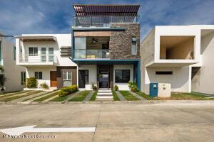 Houses in 40B Nezahualcoyotl  