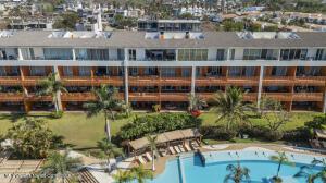 Condos in 4 flamingos  