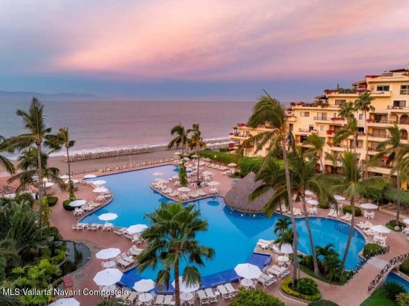 Condos in 585 Paseo de la Marina  