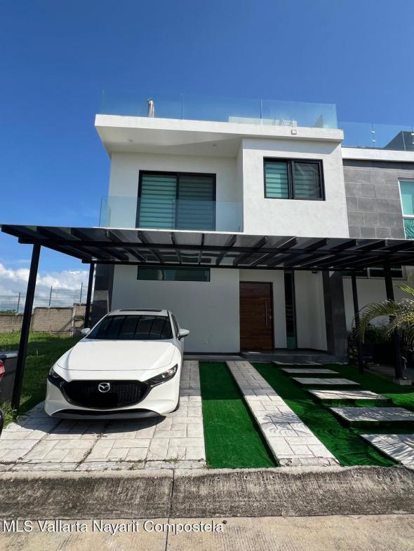 Houses in 42A Sendero de las Higueras  