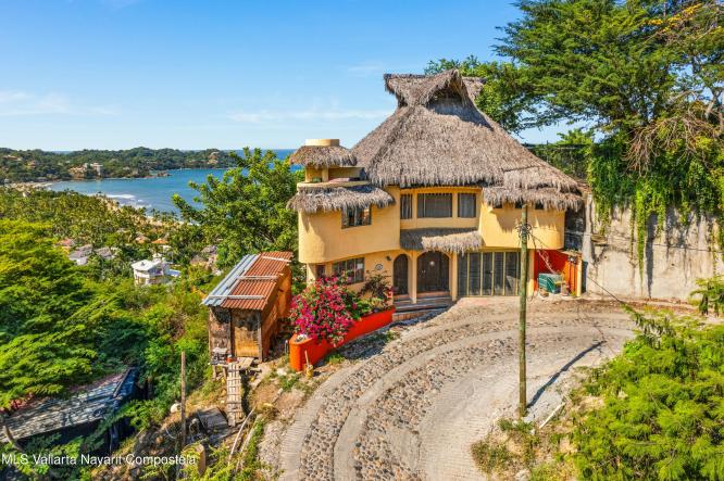 Houses in 43 Calle Nanzal  