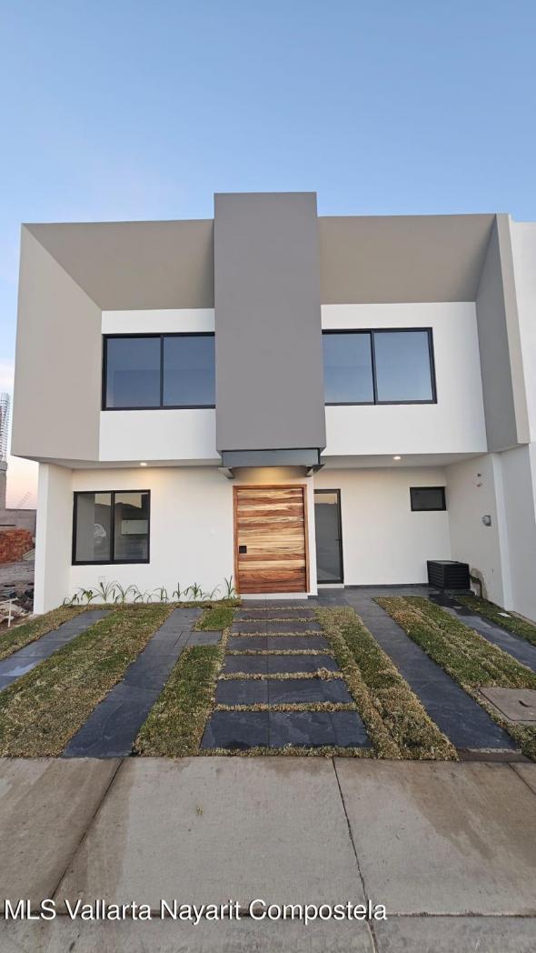 Houses in 47 Imperio Egipcio Oriente Coto 23 