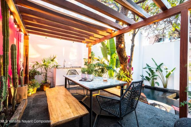 Houses in 506 Rodolfo Gomez  