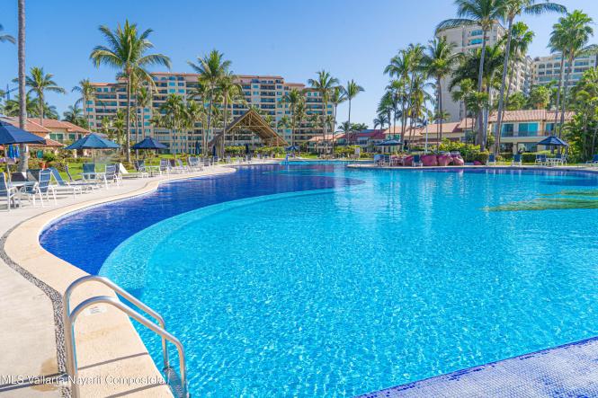 Condos in 355 Av. Paseo de la Marina Norte  