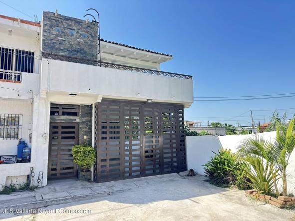 Houses in 517 De la herradura  