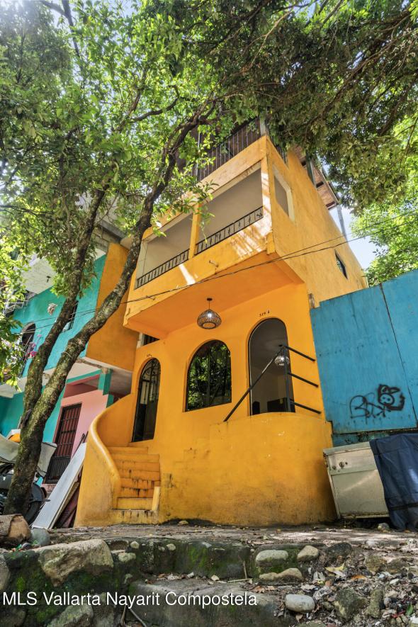 Houses in 519 Felipe Angeles  