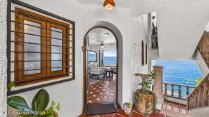 Condos in 10 carr barra de navidad  