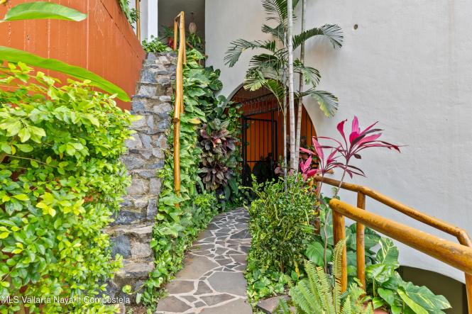 Condos in 103 CERRADA DE LOSS PINOS  