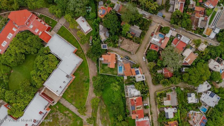Houses in 6 Retorno de Las Flores  
