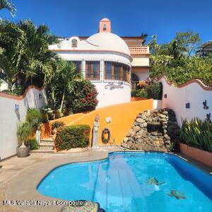 Houses in 60 Francisco I. Madero  