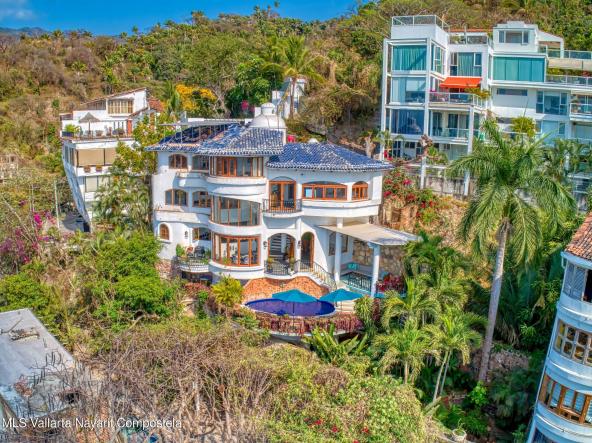 Houses in 600 Aguacate  