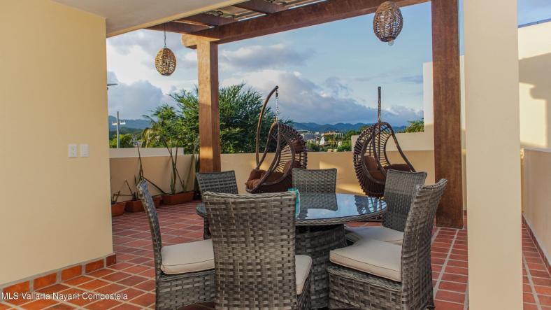 Houses in 11 Calle Sierra  