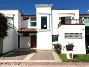 Houses in 20 Paseo de la esmeralda  