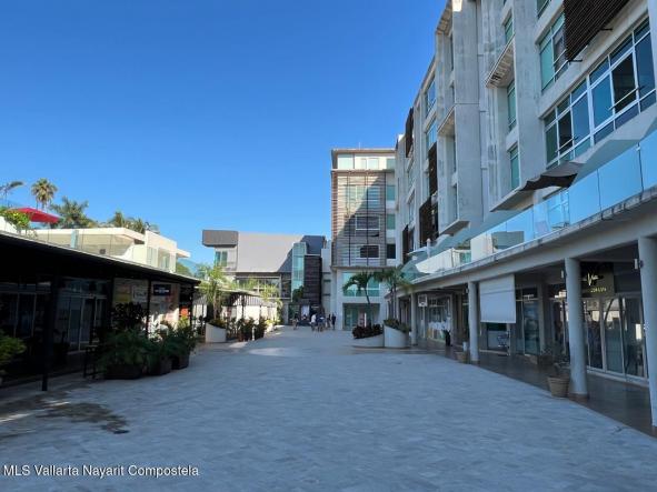 Commercial in 3 PASEO DE LAS PALMAS  