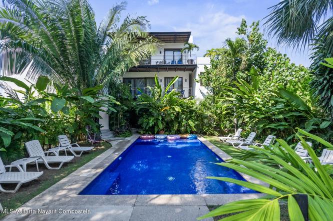 Condos in 6 Calle Zarquito  