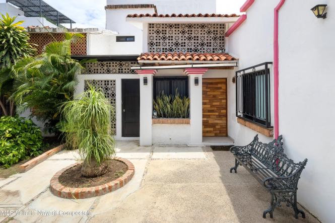 Houses in 810 Circunvalacion del Robalo  