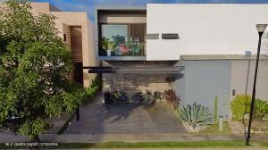 Houses in 574 Av. Mexico  