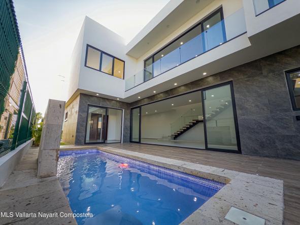 Houses in 86 Los Mangos  