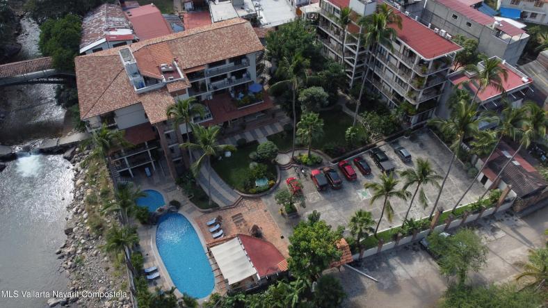 Condos in 131 Silvestre Revueltas  