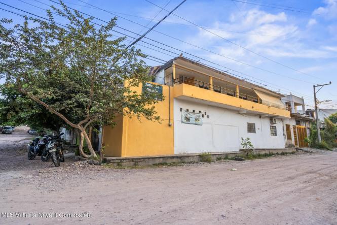 Houses in 917 PABLO FRANCO  