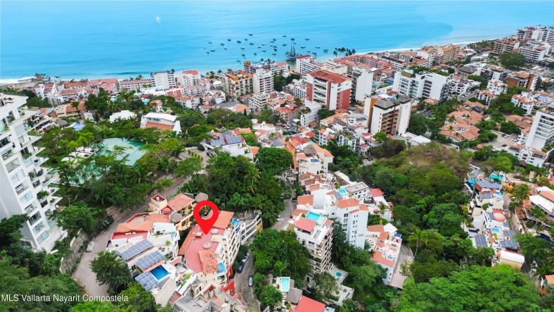 Condos in 148 Hortensias  