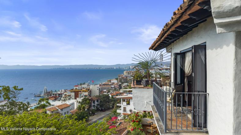 Condos in 37 C. Hortensias  