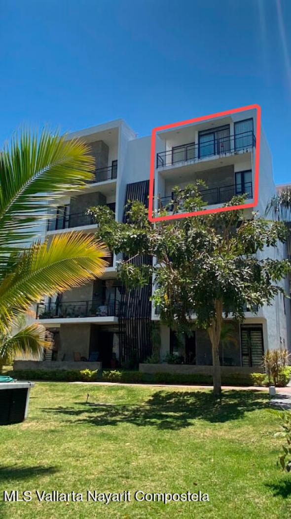 Condos in 447 Avenida Mezquite  