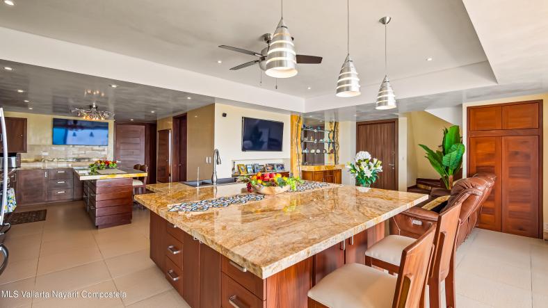 Condos in 121 Avenida Paseo de la Marina  