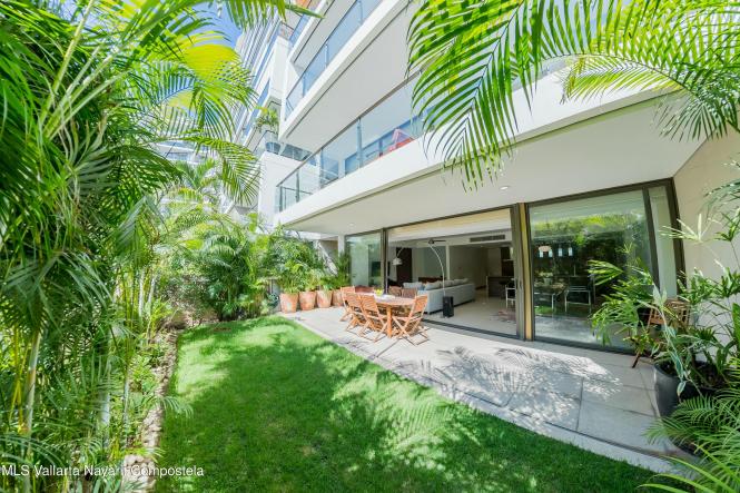 Condos in 121 Av. Paseo de la Marina DP  