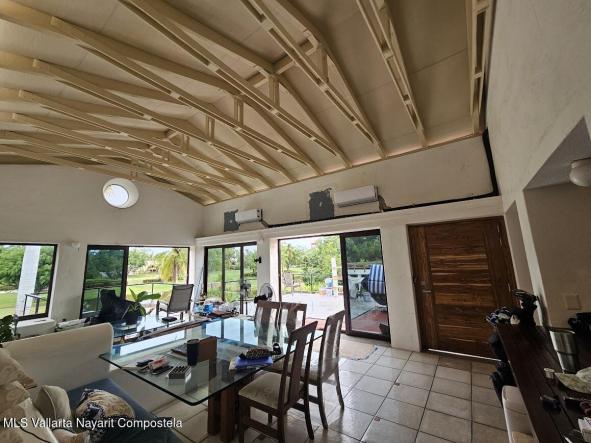 Condos in 135 Gaviotas  