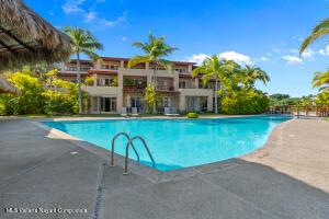 Condos in 269 av. Paraiso  